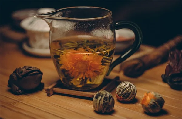 母の日の花、いつもの花束じゃつまらない！新しいアイデア3選